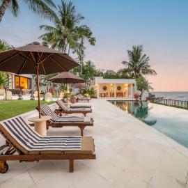 Villa Dahlia, 4 bed Oceanfront Retreat, Candidasa – hotel w mieście Manggis