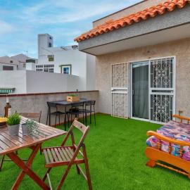 Los Cristianos terrace by Clabao, hotel in Arona