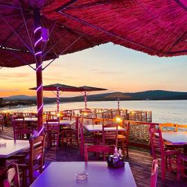 Hotel Nikola- Family: Primorsko şehrinde bir otel