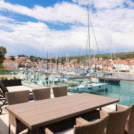 Apartment ACI Marina MILNA Brač, ξενοδοχείο σε Milna
