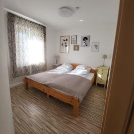 80qm mit Balkon 3 getrennte Räume, מלון בשוואנדורף אין ביירן