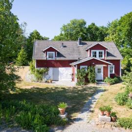 Holiday Home Matvik by Interhome โรงแรมในTrensum
