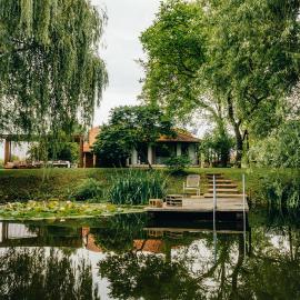 Rudine 41 - Off-Grid Riverside Home, hotel a Rokovci