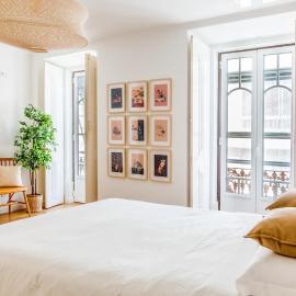3-bedroom Apt with Private Patio in Cacilhas by Lisbeyond