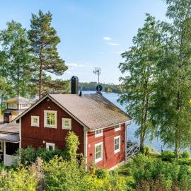 Chalet Villa Lundsfjärden by Interhome, hotel di Grythyttan