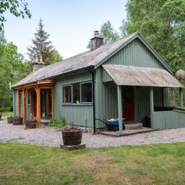 Holiday Home Riverside Cottage by Interhome