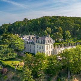 Chateau De Rochecotte, hotel v destinaci Saint-Patrice