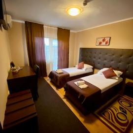 Hanul Lui Bogdan Economy INN, hotel en Făget