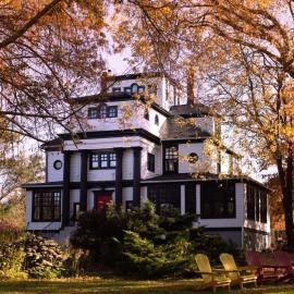 Celtic Mansion Annfield Manor, hotel di Little Bras dʼOr