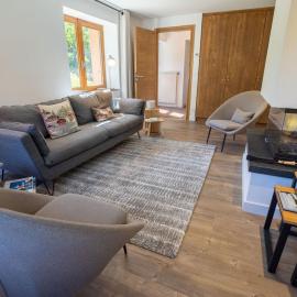 Chalet rénové et calme avec cheminée et parking couvert - FR-1-688-17