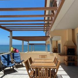 Sunset House With Seaview & Terrace by Vacationy, Hotel in Leiria
