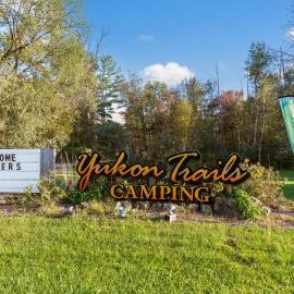 Yukon Trails Campground, hotel in Lyndon Station