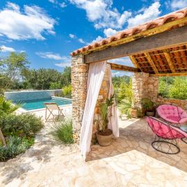Mai's Cottage, hotel in Stari Grad