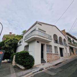 maison PING ,en face des arènes, hotel di Béziers