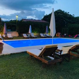 THE MANSION OF DIONISOS AND DIMITRAS 2, hotel sa Olympia