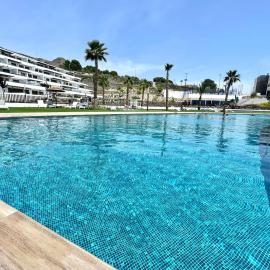 SEASCAPE LUXURY APARTMENT، فندق في فينيسترات