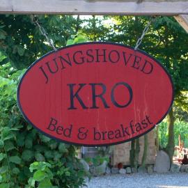 Jungshoved Kro B&B, hotel di Praesto