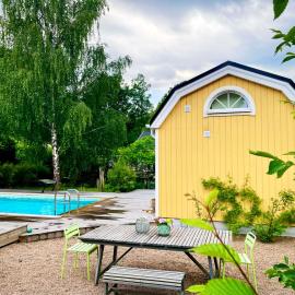 Charming little country house in central Älmhult, hotel di Älmhult