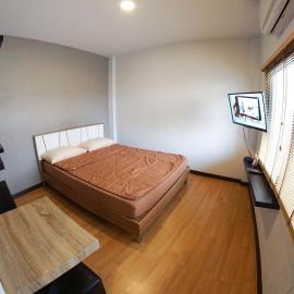Inn Trog And Inn Soi – hotel w mieście Khlong San