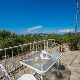 Pitoros Summer Cottage Kefalonia โรงแรมในMesovoúnia