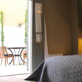 Les Cachettes, hotel u Avinjonu