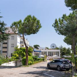 Hotel La Fonte a 300m uscita A14 Pescara Nord、チッタ・サンタンジェロのホテル