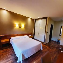 Vernisa, hotel din Xàtiva