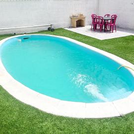 Location maison avec piscine privée.