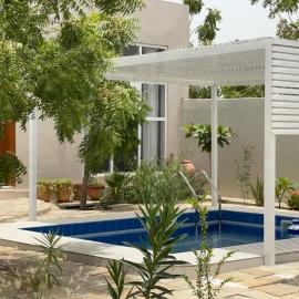 Little Garden private pool villa, hotel u gradu Al Ḩamrāʼ
