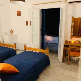Limni No 2 self catering apartment, hôtel à Posidhonía