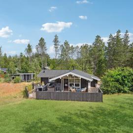 Stunning Home In Ålbæk With Kitchen