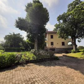 Casa in montagna con giardino privato recintato