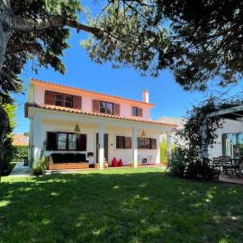 Santa Cruz Beach House, hotel in Areias