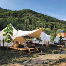 Hovek Guest House, hotel di Dilijan