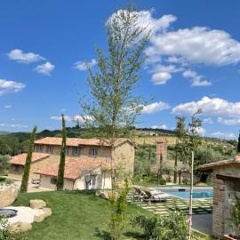 Villa la Madonna with pool and padelcourt, Hotel in Monte del Lago
