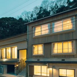 宿 ロイノハコ, hotell i Gotsu