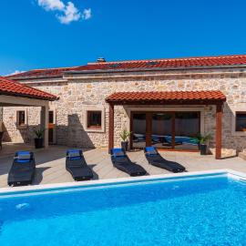 Stone villa Miandri
