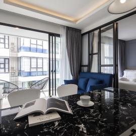 Palmyrah Surin Beach Residence: Surin Plajı şehrinde bir otel