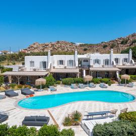 Baos Pool Villas