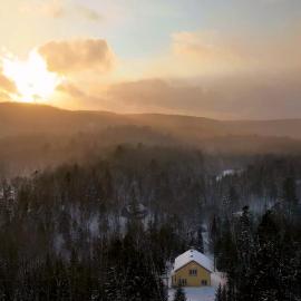 Chalet aux mille étoiles near Mt-Tremblant with Hot Tub, hotel en La Conception