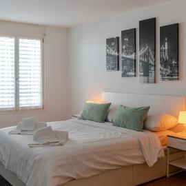 Los Lorentes Residences Bulle، فندق في بول