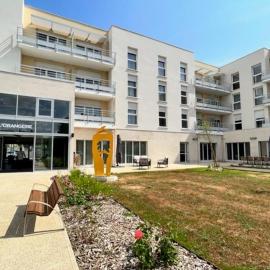 Viesnīca Domitys L'Orangerie pilsētā Sensa