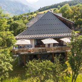 Superbe ferme rénovée en chalet de luxe en PLEINE NATURE: Barcelonnette şehrinde bir otel