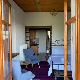 1924 Studios 2, Hotel in Áyios Pétros