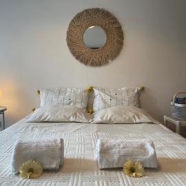BestHomeStay- Caparica Beach Lisbon, hotel en Almada