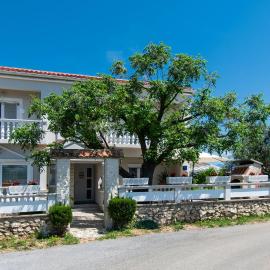Apartment Ivan Vrsi
