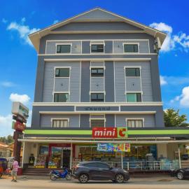 Chonlapruk Lakeside Hotel, hotel u gradu Ban Si Than