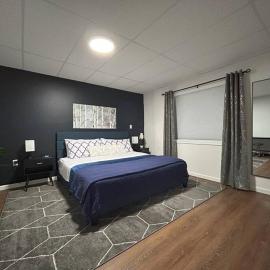 Birch Suite: 2 Bedroom, King Bed, Pour Over Coffee, hotel in Fairbanks