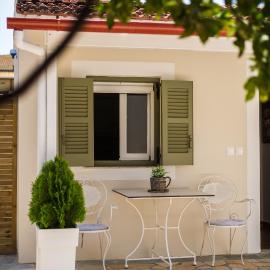 ALS Holiday Houses by Konnect, 900m from Ipsos Beach, hotel sa Ýpsos