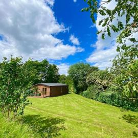 Gorstage Meadows Luxury 2 Bedroom Lodge in Rural Cheshire, hotel in Hartford